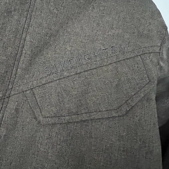 686 Ski/Snowboarding Jacket - Picture 3 of 11